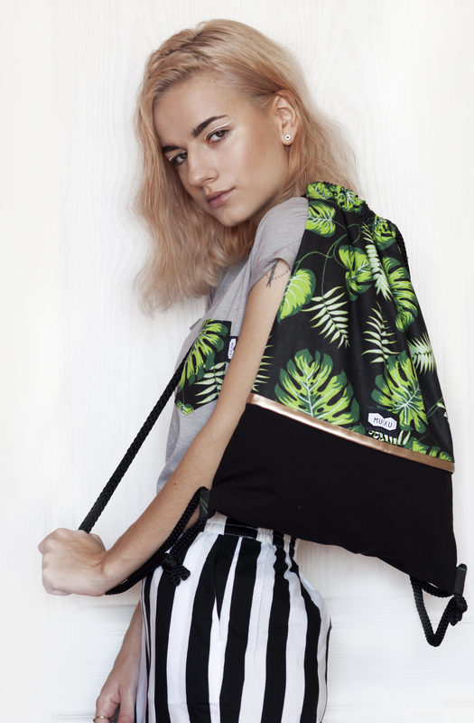 Monstera Drawstring Bag Green
