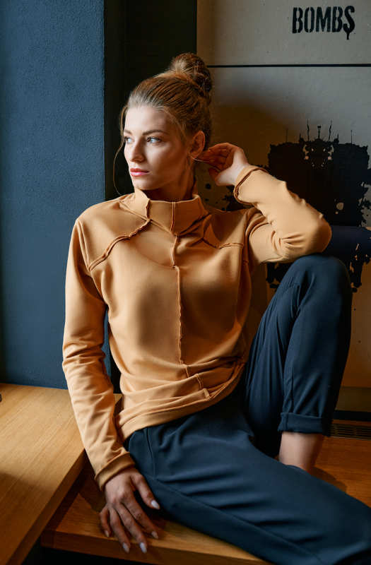 Mikina Collar Ocre